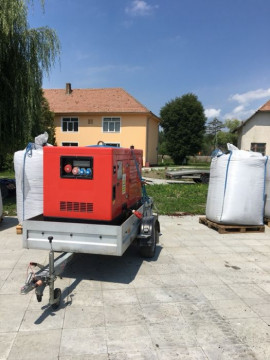 Închiriez generator